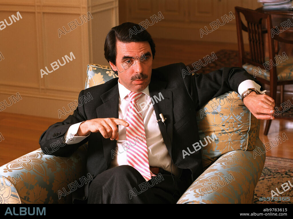 Madrid, 28-3-03 entrevista del director de Abc, José Antonio Zarzalejos A José María Aznar, presidente del Gobierno. Foto Gonzalo Cruz.