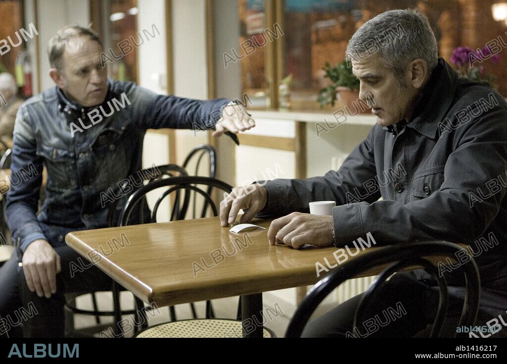 ANTON CORBIJN and GEORGE CLOONEY in THE AMERICAN, 2010, directed by ANTON CORBIJN. Copyright FOCUS FEATURES/GREENLIT RIGHTS/SMOKE HOUSE/THIS IS THAT PROD.