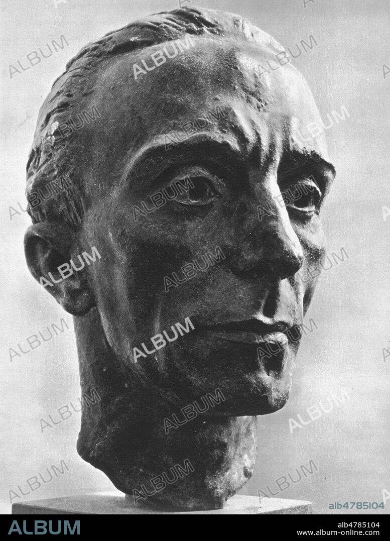ARNO BREKER. Sculpture de BRECKER (1900-1991) : portrait de GOEBBELS (1897-1945), vers 1940. Credit : Collection KHARBINE-TAPABOR.