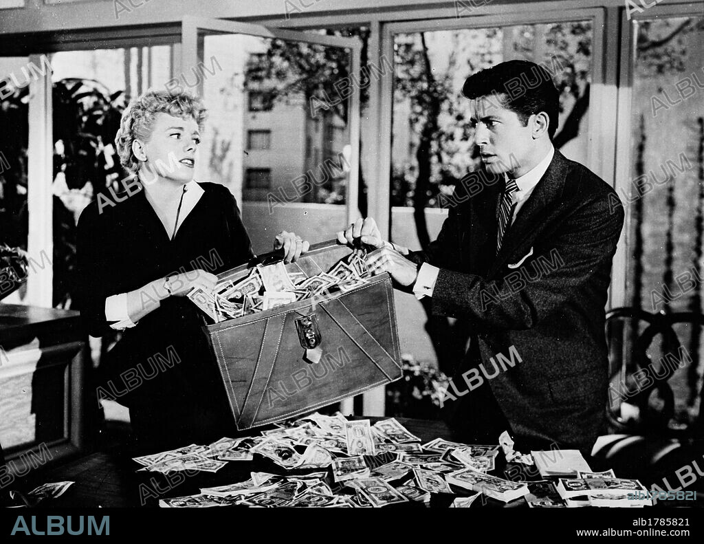 FARLEY GRANGER y SHELLEY WINTERS en PORTATE BIEN, 1951 (BEHAVE YOURSELF), dirigida por GEORGE BECK. Copyright RKO.