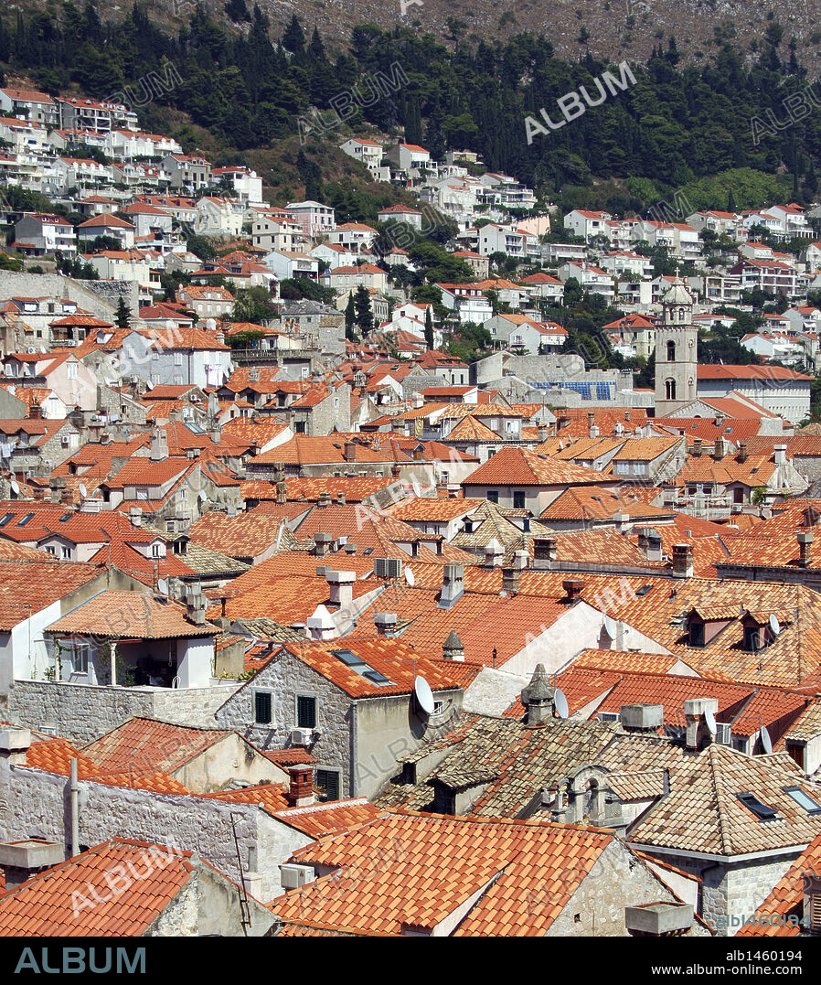 CROACIA. DUBROVNIK. Vista general de la población. En 1979 la ciudad antigua fue declarada Patrimonio de la Humanidad por la Unesco.