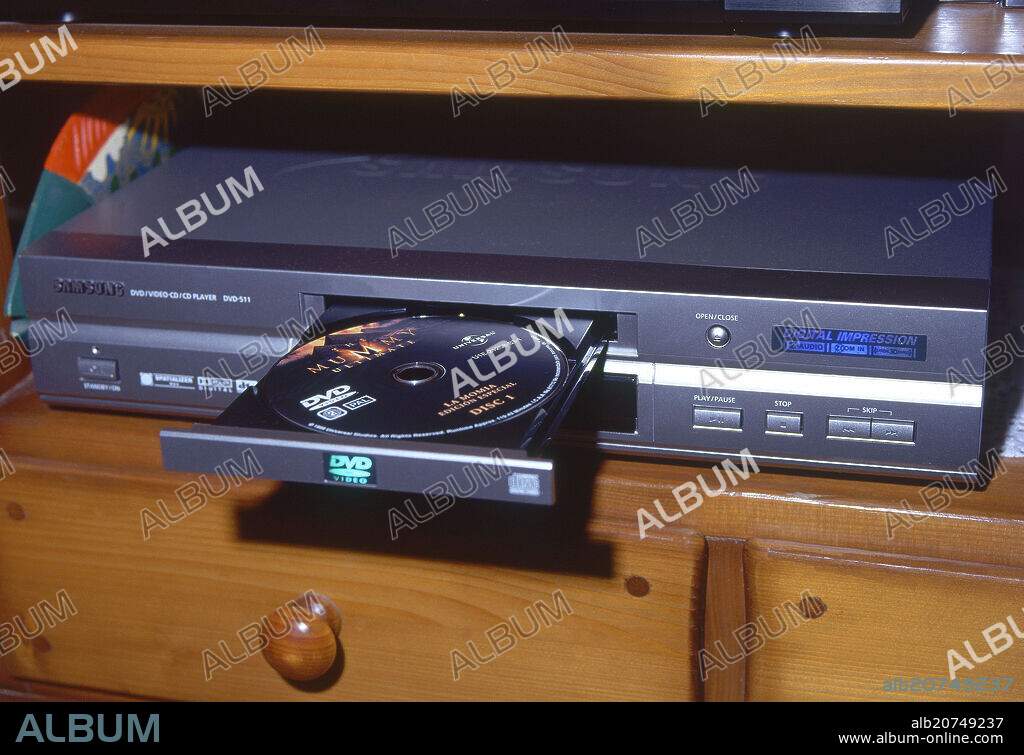 APARATOS DE VIDEO Y DVD - FOTO AÑOS 80.