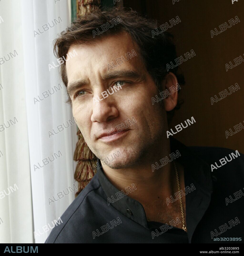 CHRIS OWEN. September 9, 2007 - Hollywood, California, U.S. - Clive Owen promoting ''Elizabeth: The Golden Age'' during the Toronto Film Festival in Toronto, Cananda on September 9, 2007. *** NO TABS / SKIN MAGS *** NO ITALY *** NO SALES TO AMI PUBLICATIONS *** EMBARGOED IN THE USA UNTIL DECEMBER 9, 2007. 09/09/2007