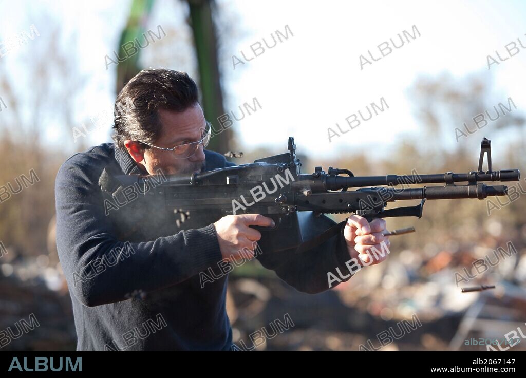 BENJAMIN BRATT en EL MENSAJERO, 2013 (SNITCH), dirigida por RIC ROMAN WAUGH. Copyright SUMMIT ENTERTAINMENT.