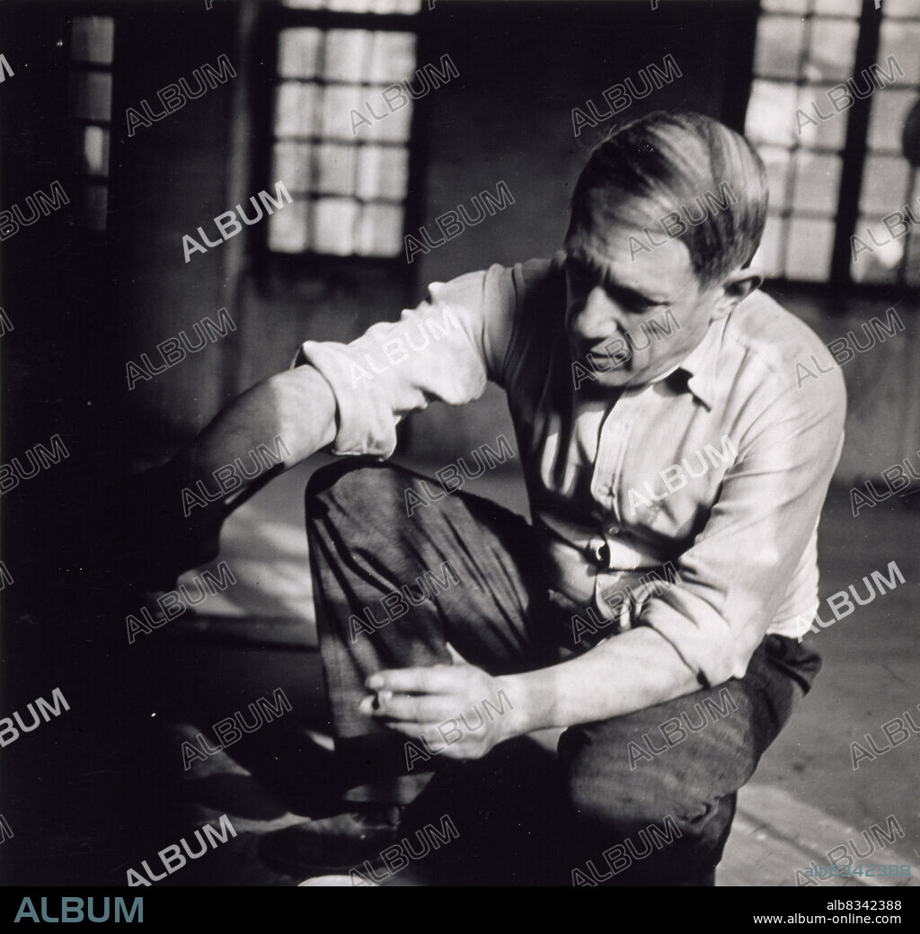 DORA MAAR. Pablo Picasso at work on "Guernica".