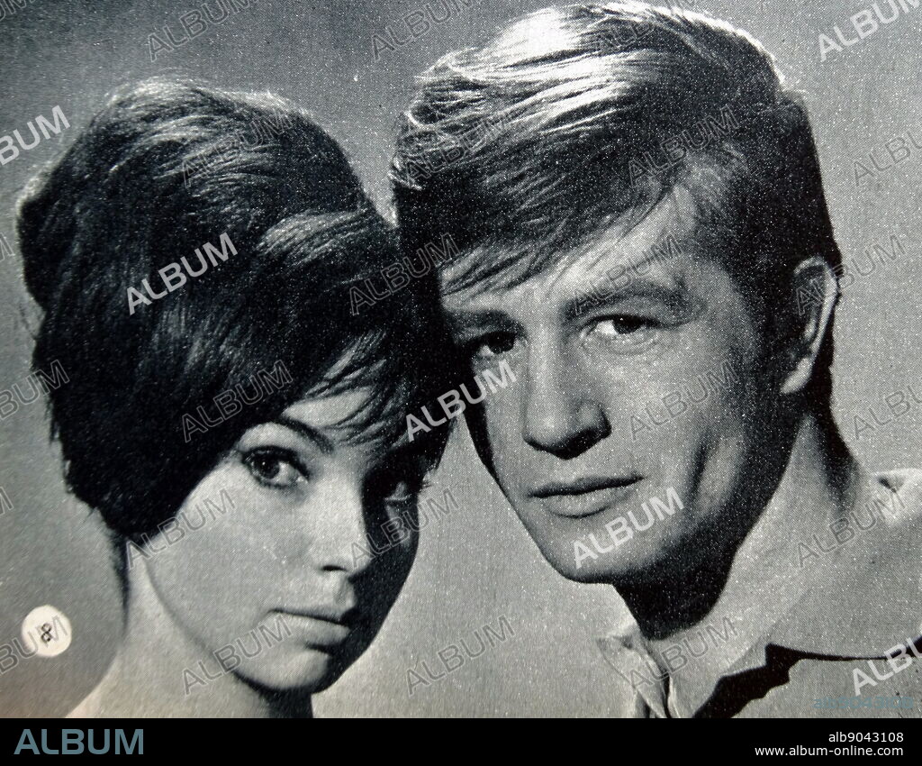 Newspaper review of the 1963 film Billy Liar, photograph of Kathleen Breck and Alfred Lynch.