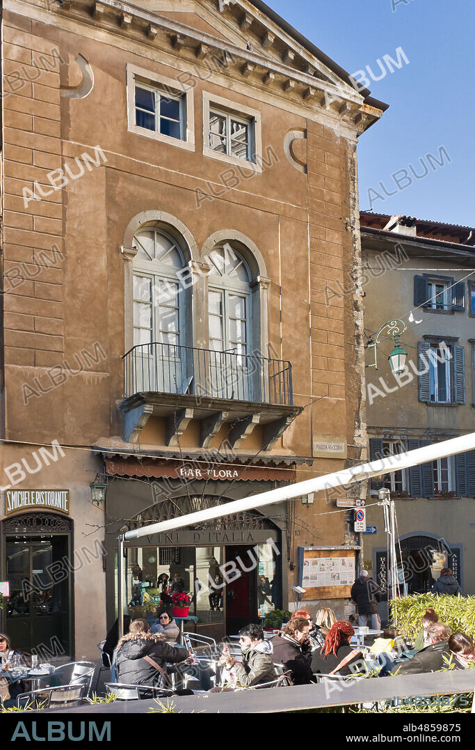Bergamo, Città alta, Piazza Vecchia: Bar Flora (Flora Coffee House).