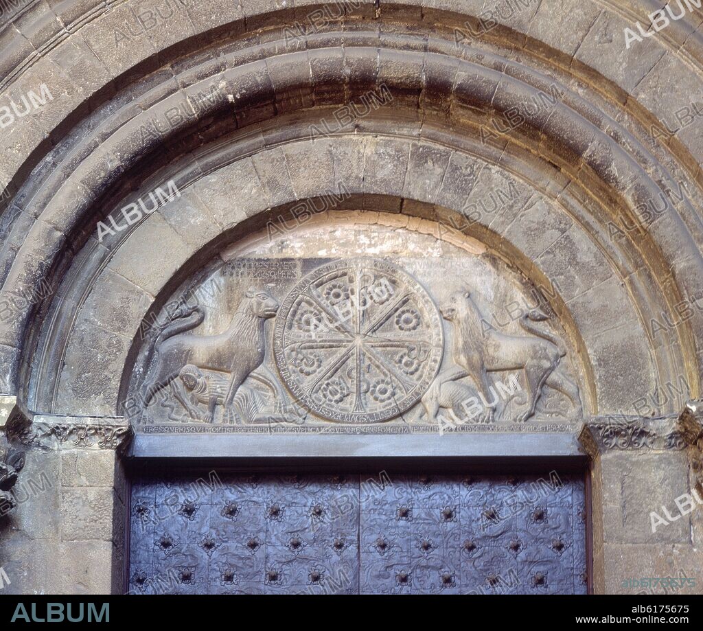 TIMPANO DE LA PORTADA OCCIDENTAL DE LA CATEDRAL DE JACA - SIGLO XI - ROMANICO ESPAÑOL.