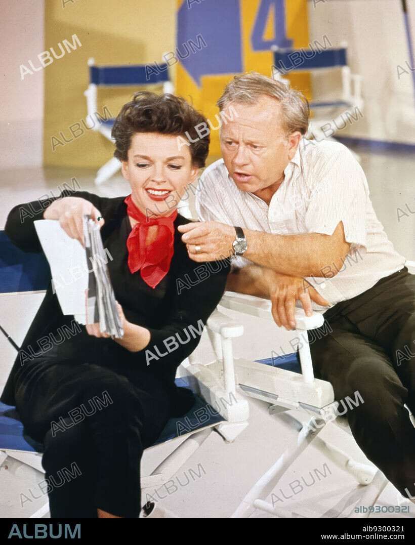 JUDY GARLAND und MICKEY ROONEY in THE JUDY GARLAND SHOW, 1963, unter der Regie von BILL HOBIN. Copyright CBS TELEVISION NETWORK.