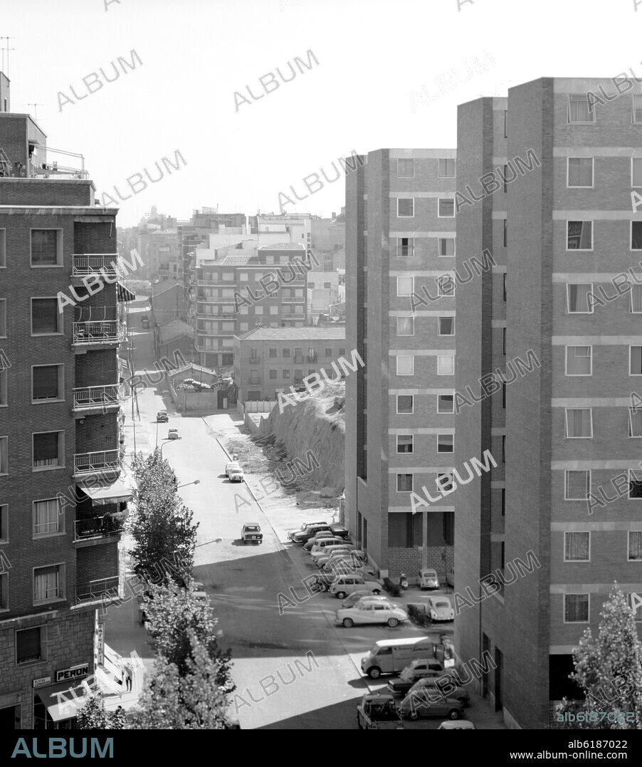 CALLE COMANDANTE ZORITA - FOTOGRAFIA EN BLANCO Y NEGRO - AÑOS 60.