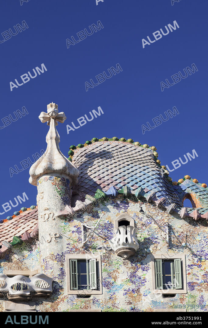 Casa Batllo, architect Antonio Gaudi, Modernisme, UNESCO World Heritage Site, Eixample, Barcelona, Catalonia, Spain, Europe.
