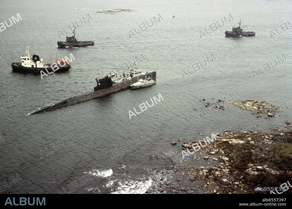 KARLSKRONA FILE 1981 . The Soviet submarine U-137 has run aground in Gåsefjärden in Karlskrona archipelago, Sweden in October 1981.. Foto: Torbjorn Andersson / XP / SCANPIX / Kod: 4.