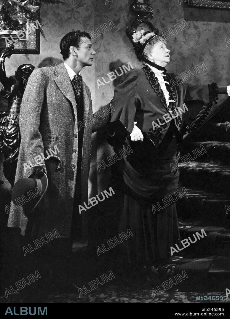 DAME MAY WHITTY and JOSEPH COTTEN in GASLIGHT, 1944, directed by GEORGE CUKOR. Copyright M.G.M.