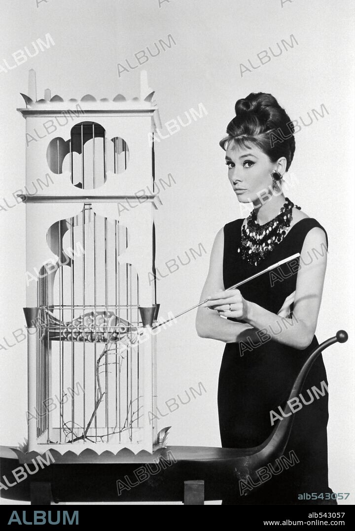 AUDREY HEPBURN dans BREAKFAST AT TIFFANY'S, 1961, réalisé par BLAKE EDWARDS. Copyright PARAMOUNT PICTURES.