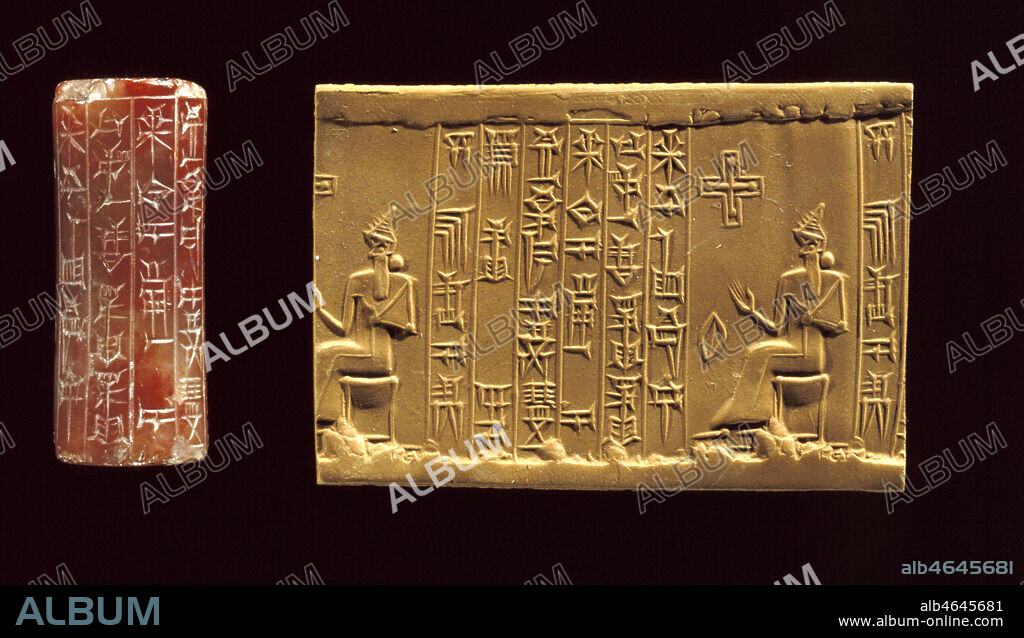 Sceau-cylindre en jaspe rose : dieu assis. Vers les 15-14ème av. JC. Provient de Babylonie, en Iraq actuel.. A l'époque babylonienne kassite, les graveurs de sceaux cylindres ont souvent représenté des scènes réduites à un seul personnage traité en relief plat, laissant ainsi le champ libre à une longue dédicace, inscrite généralement en sumérien. Sur ce sceau, un dieu est assis sur un tabouret, la main tendue en avant dans l'attitude de la prière. L'inscription en six colonnes, qui occupe presque toute la surface, est une prière adressée à Shamash, "le grand maître", le dieu-soleil qui répand la justice parmi les hommes. Credit : Larrieu-Licorne/Kharbine-Tapabor.