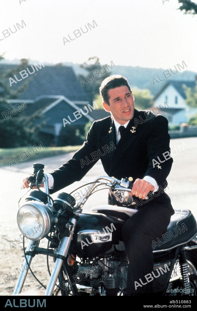 RICHARD GERE en OFICIAL Y CABALLERO, 1982 (AN OFFICER AND A GENTLEMAN), dirigida por TAYLOR HACKFORD. Copyright PARAMOUNT PICTURES.