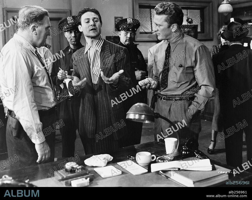 JOSEPH WISEMAN, KIRK DOUGLAS and WILLIAM BENDIX in DETECTIVE STORY, 1951, directed by WILLIAM WYLER. Copyright PARAMOUNT PICTURES.