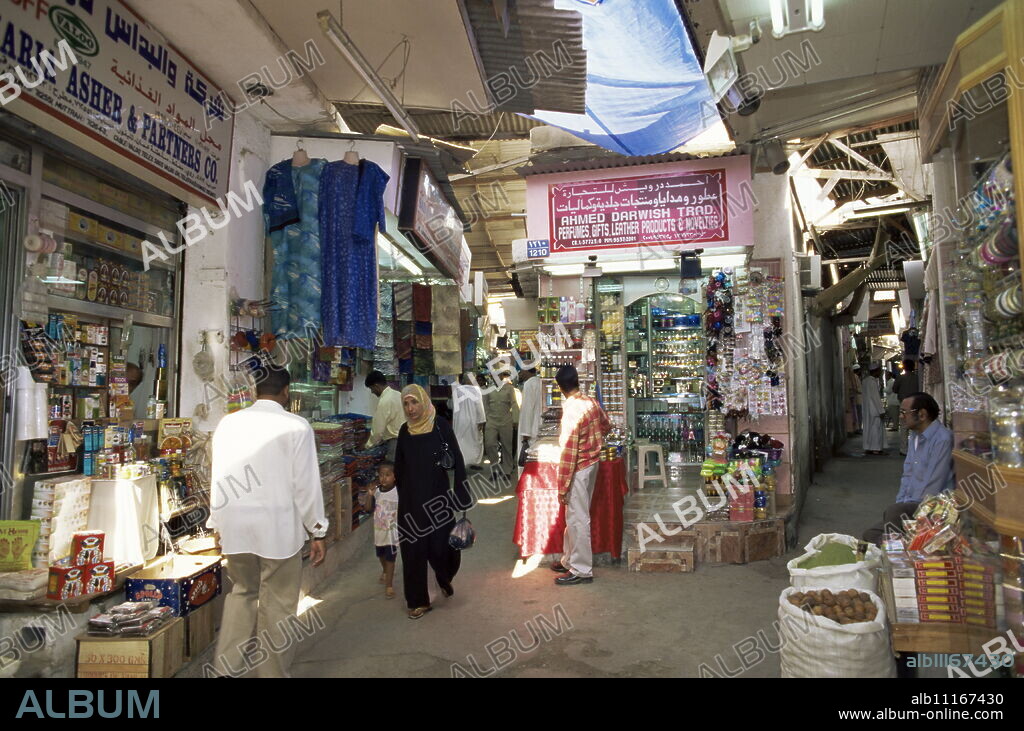 Muttrah souk, Muttrah, Muscat, Oman, Middle East.