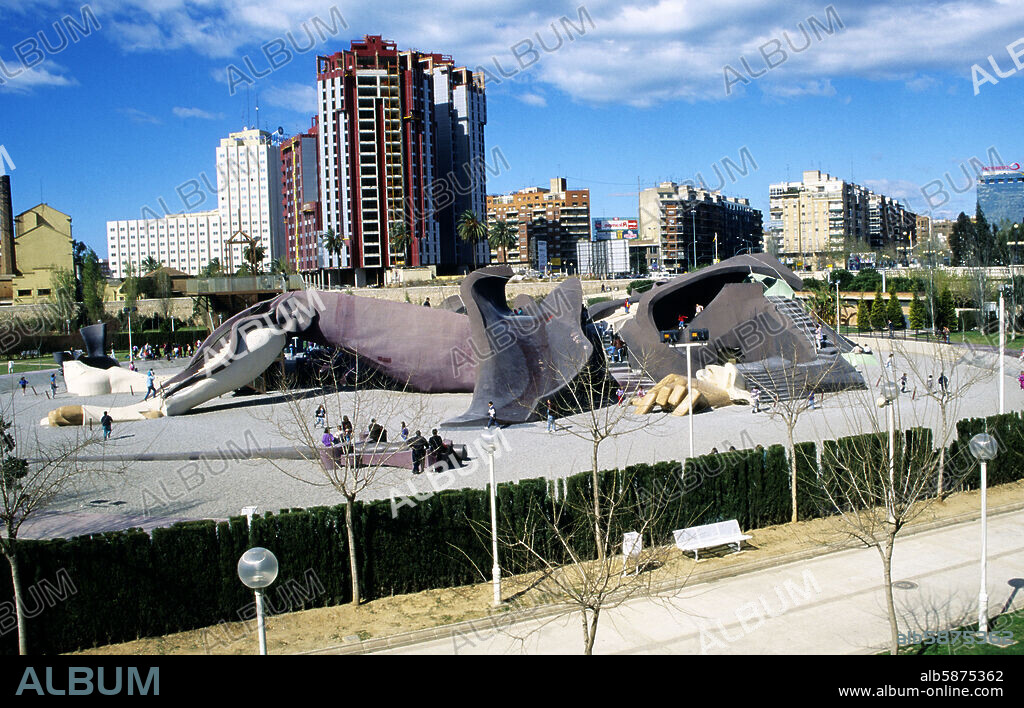Parque del Gulliver y vista al paseo de la Alameda.