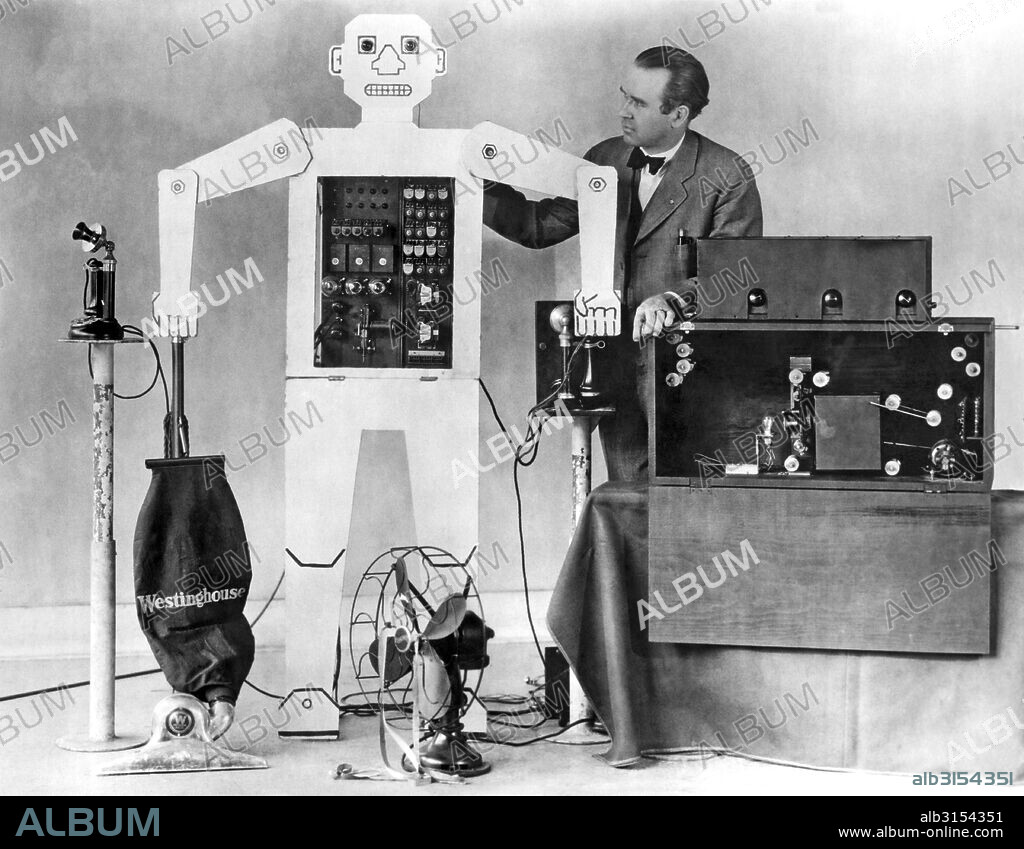 New York, New York:  c. 1928. 'Televox', the robot invented by Roy Wensley of the Westinghouse Company, which executes commands given over the telephone, has been improved by the addition of a voice, and now answers in a deep bass voice.