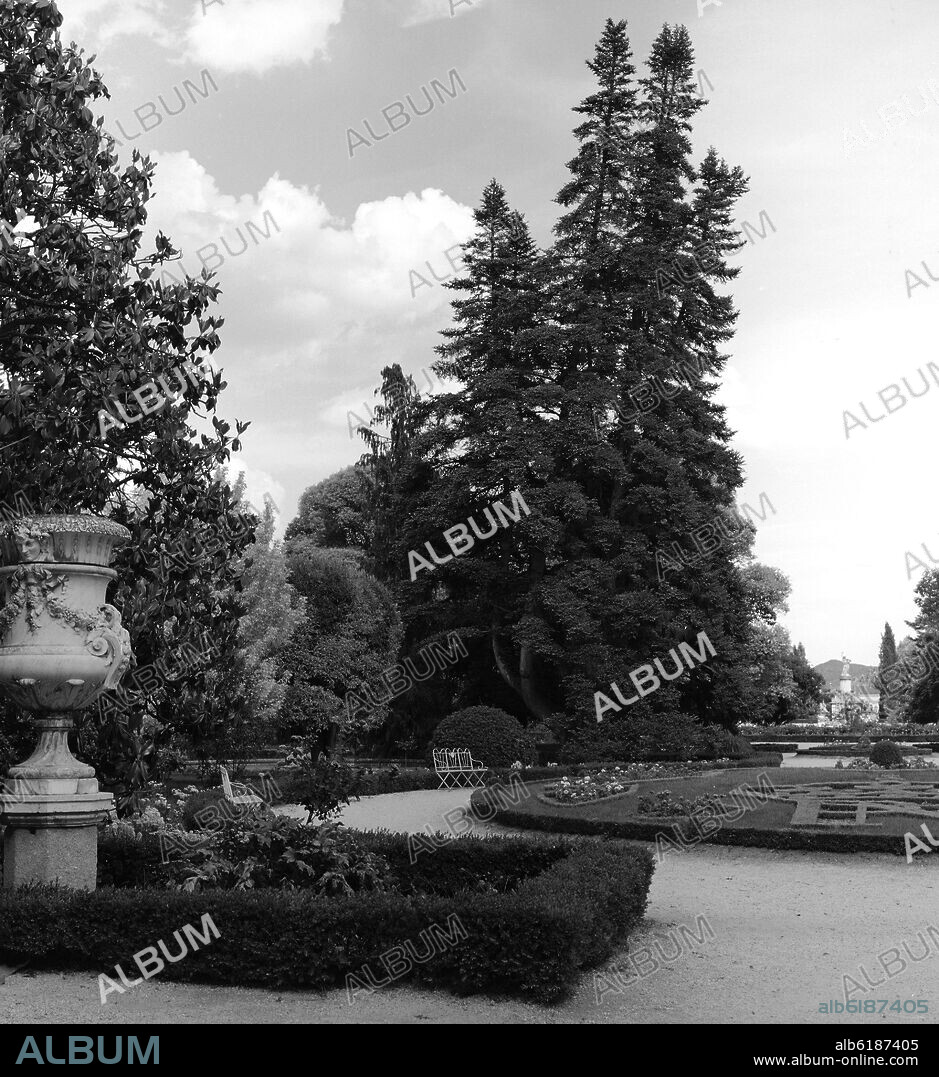 ESTEBAN BOUTELOU (1776-1814). JARDIN DEL PARTERRE CON LA FUENTE DE CERES AL FONDO - FOTOGRAFIA EN BLANCO Y NEGRO - AÑOS 60.