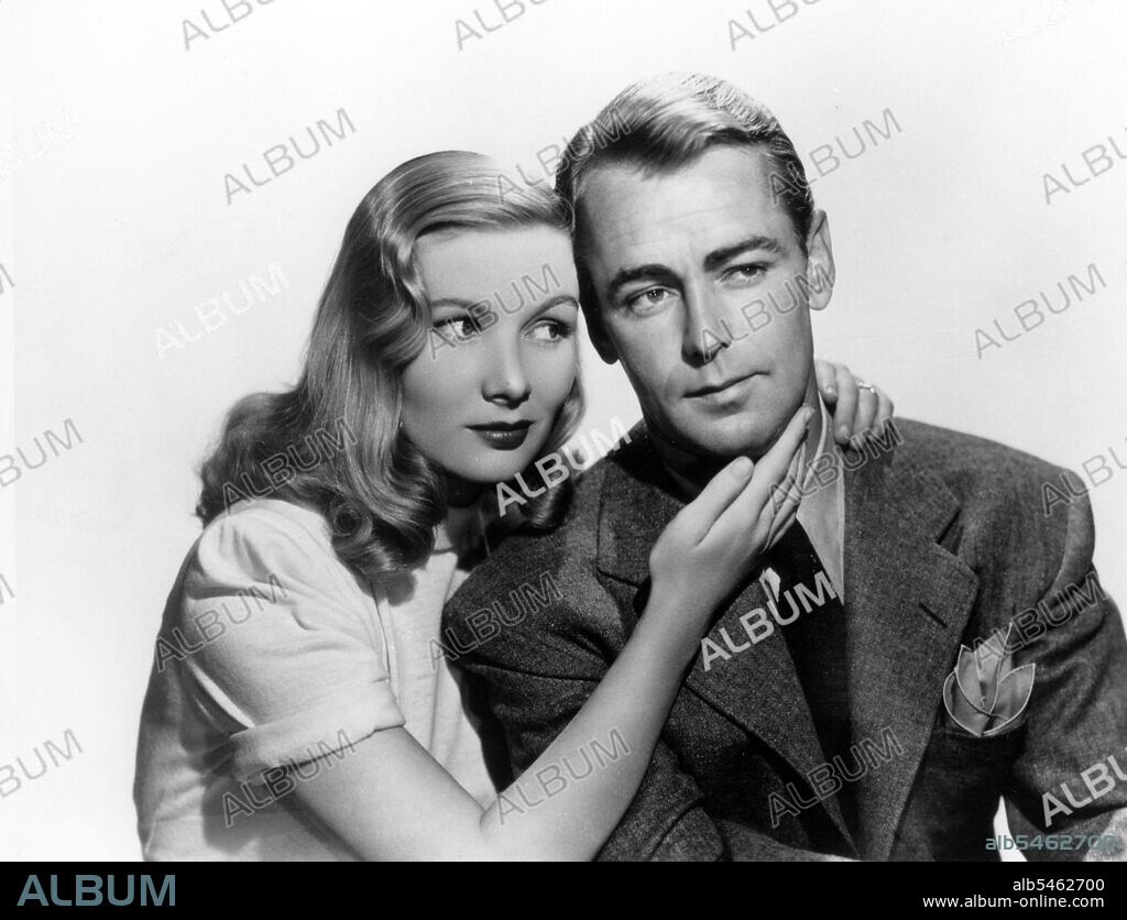 ALAN LADD and VERONICA LAKE in THE GLASS KEY, 1942, directed by STUART HEISLER. Copyright PARAMOUNT PICTURES.
