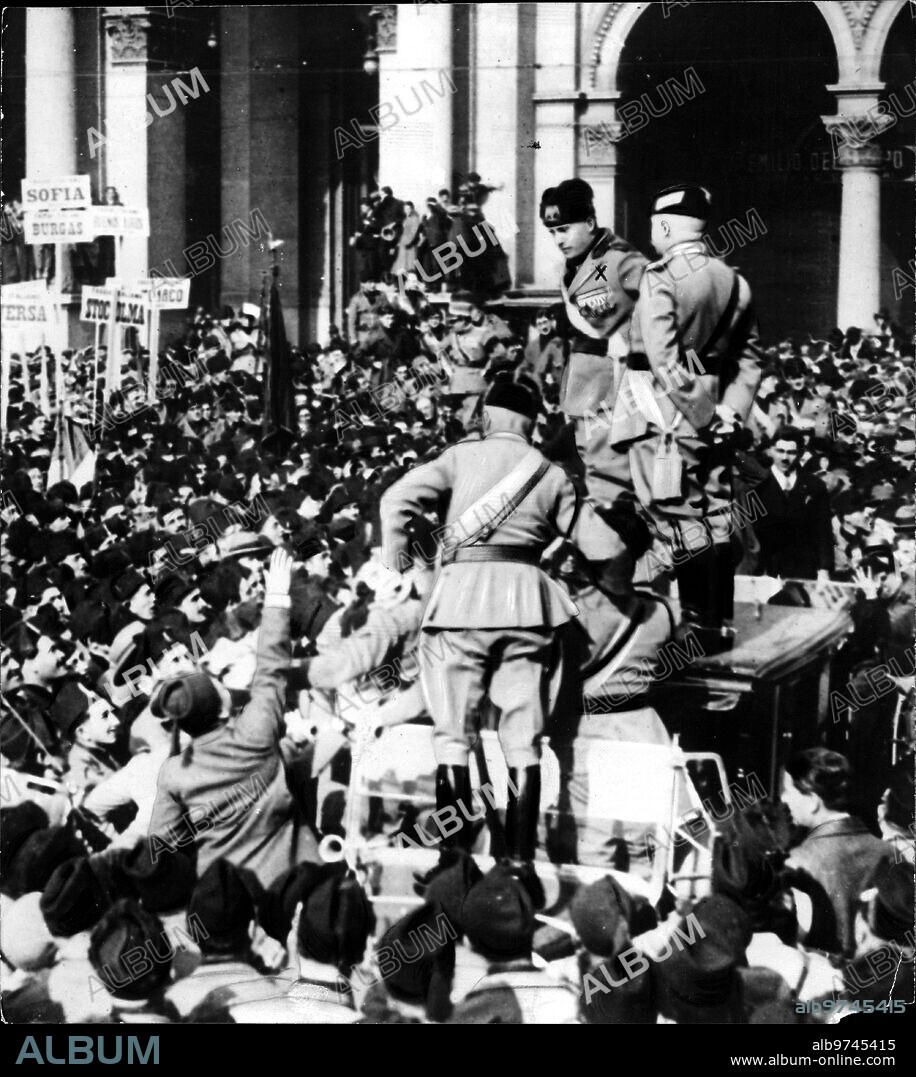 October 28, 1925. The head of the Government, Benito Mussolini, gives a speech in the Piazza del Duomo in Milan during the demonstration held on the occasion of the third anniversary of the "March on Rome".