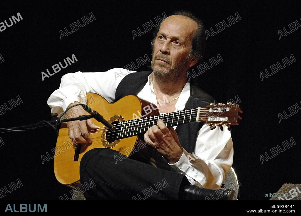 PACO DE LUCIA. Paco de Lucía alias Francisco Sánchez Gómez): Konzert des spanischen Gitarristen und Meister der Flamenco-Gitarre im CCH 1 - Congress Centrum Hamburg am 11.11.2007. 11/11/2007