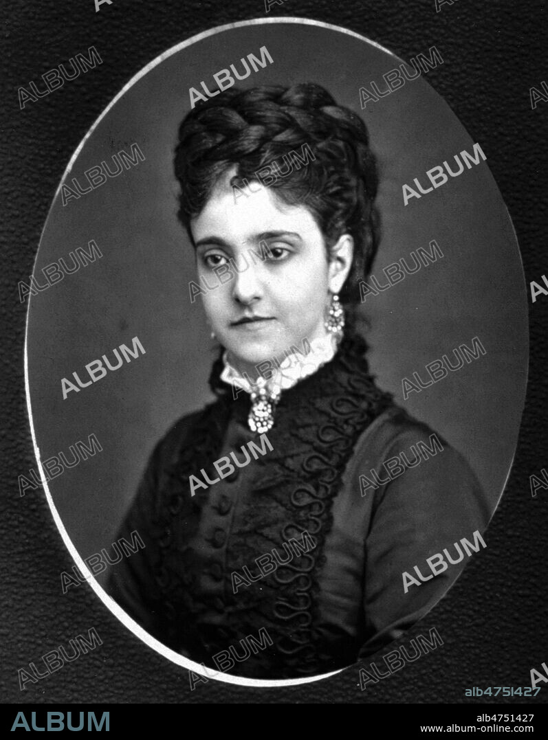 Portrait de la cantatrice Adelina PATTI (1843-1919) tire de la revue Paris Theatre du 25/12/1873. Credit : Collection KHARBINE-TAPABOR.