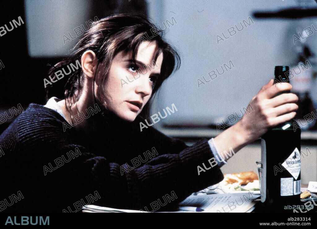 JENNIFER JASON LEIGH in DOLORES CLAIBORNE, 1995, directed by TAYLOR HACKFORD. Copyright CASTLE ROCK ENTERTAINMENT / CLIFFORD, JOHN.
