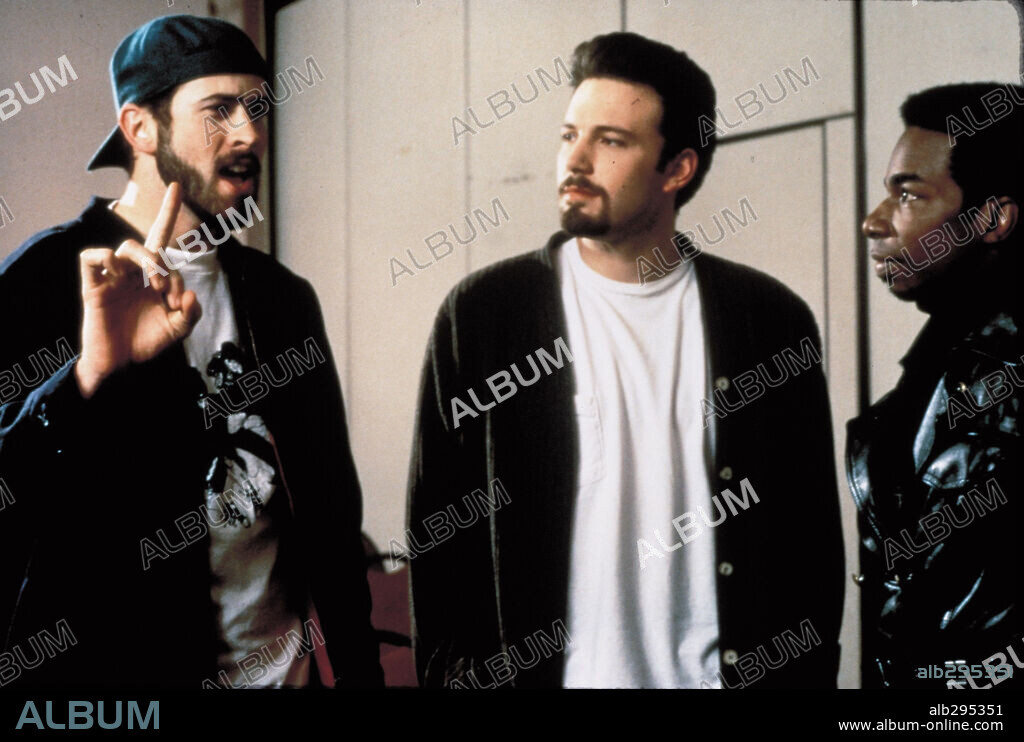 BEN AFFLECK and JASON LEE in CHASING AMY, 1997, directed by KEVIN SMITH. Copyright MIRAMAX / BEVILAQUA, LORENZO.