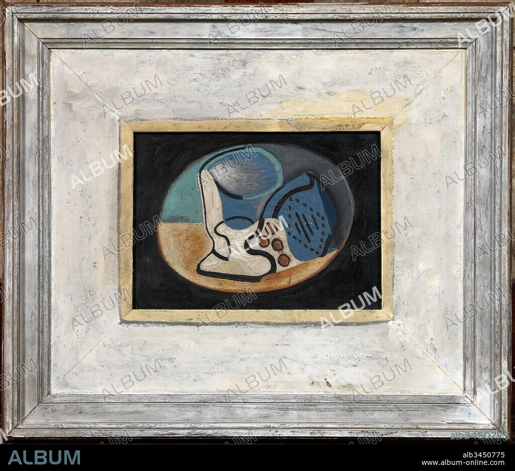 Pablo Picasso / "Bodegón con copa y paquete de tabaco", 1924, Pintura sobre tela (Óleo sobre tela y moldura policromada), 16 x 22 cm, MPB 70.243.