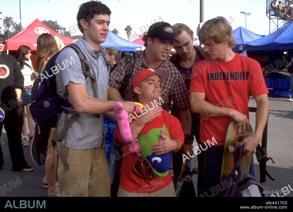 ADAM BRODY, JASON ACUÑA, JOEY KERN, MIKE VOGEL and VINCE VIELUF in GRIND, 2003, directed by CASEY LA SCALA. Copyright WARNER BROS. PICTURES / ROBINETTE, DALE.