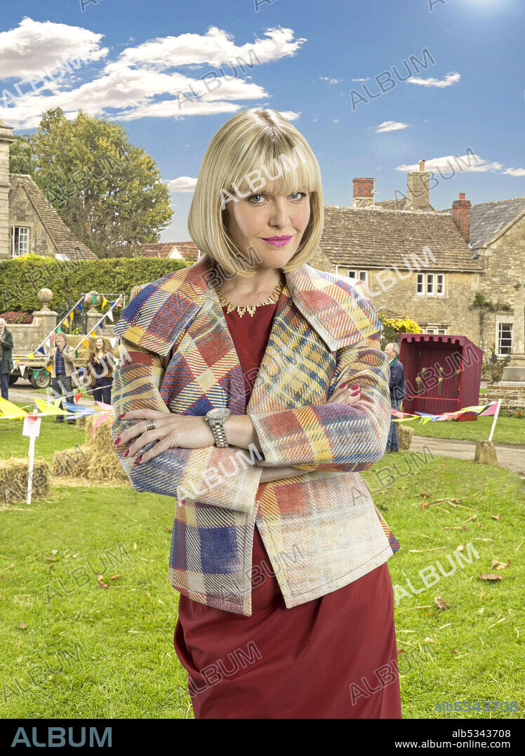 ASHLEY JENSEN in AGATHA RAISIN, 2014, directed by GEOFFREY SAX. Copyright MAMMOTH SCREEN.