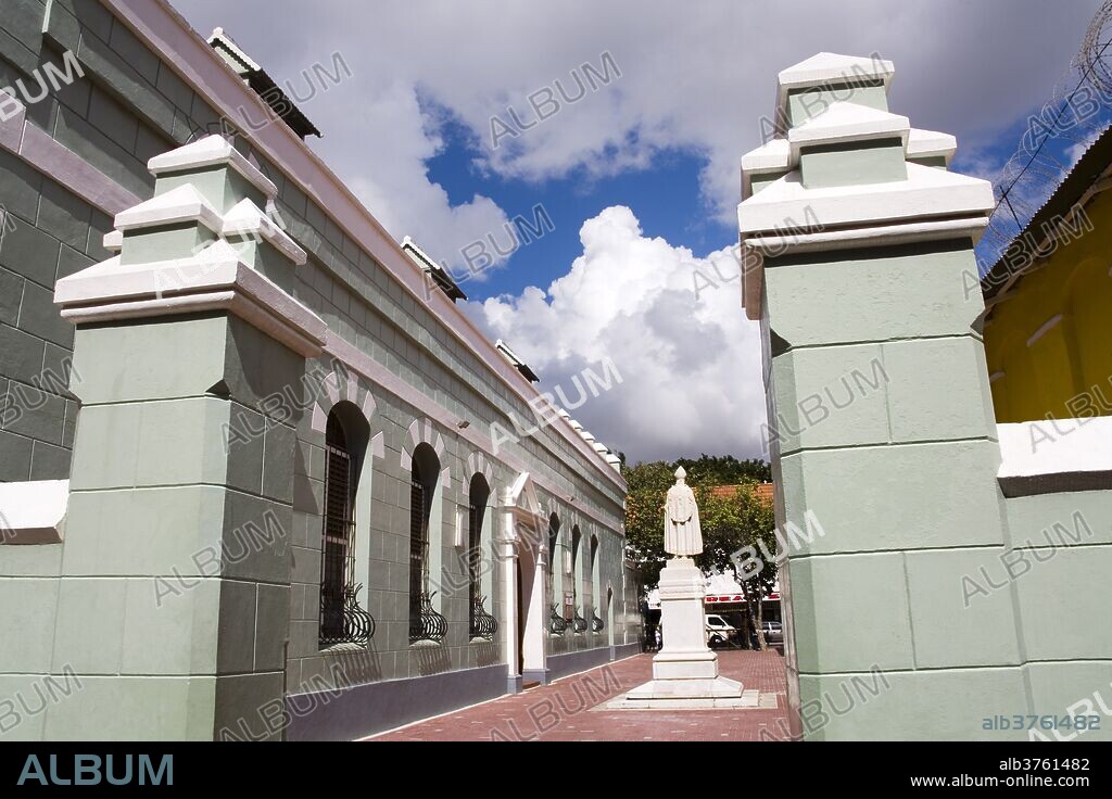 Basilica Santa Ana, Alley District, Willemstad, UNESCO World Heritage Site, Curacao, Netherlands Antilles, West Indies, Caribbean, Central America.