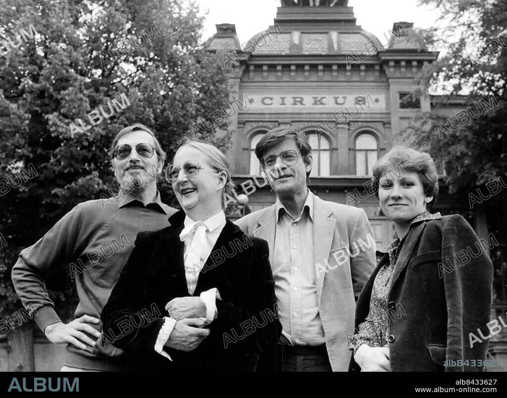 Stockholm 1981-05-25. Balett på Cirkus: fr. v. Veit Betke, koreografen Birgit Cullberg, Måns Reuterswärd och Agneta Stjärnlöf. Foto: Ingvar Karmhed / SvD / TT / kod 12014.