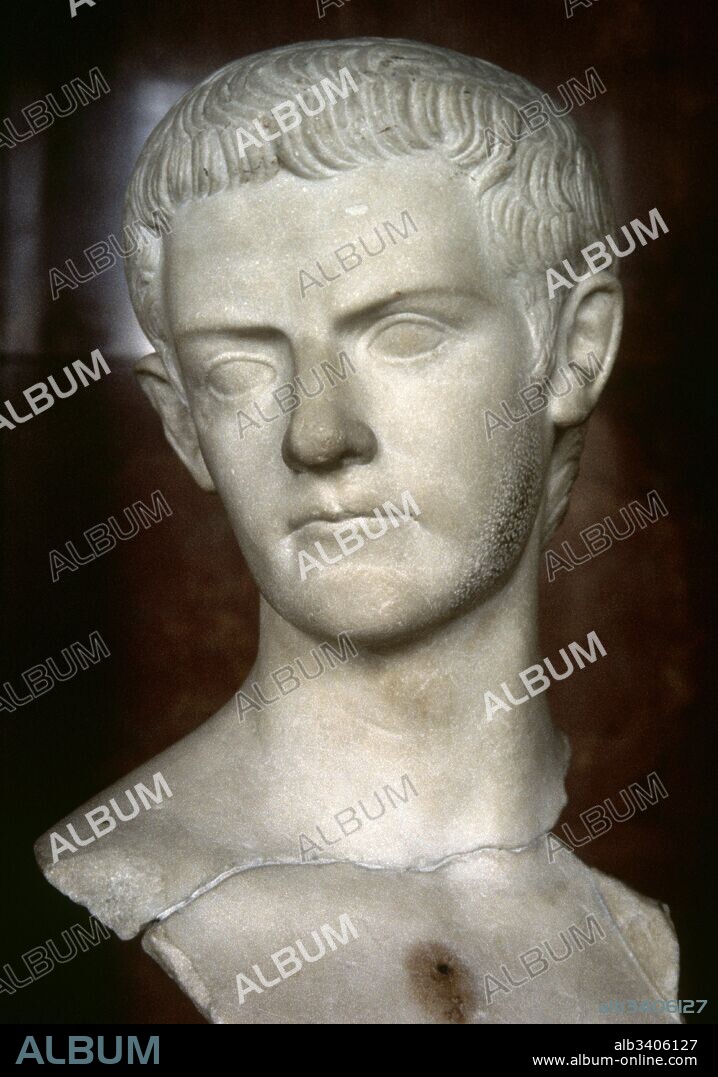 Calígula, Cayo Julio César (Anro,12 d. C. -Roma, 41 d. C.). Emperador romano (37 d. C-41 d. C). Segundo emperador perteneciente a la dinastía Julio-Claudia, hijo de Germánico y Vipsania Agripina. Busto en mármol del emperador. Museo del Louvre. París. Francia.