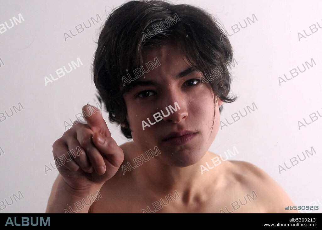 EZRA MILLER in WE NEED TO TALK ABOUT KEVIN, 2011, directed by LYNNE RAMSAY. Copyright INDEPENDENT.