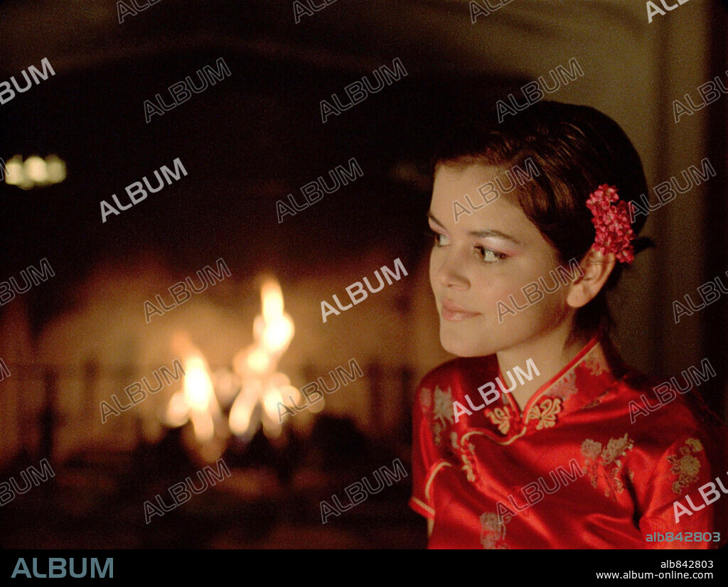 NORA ZEHETNER in BRICK, 2005, directed by RIAN JOHNSON. Copyright BERGMAN LUSTIG PRODUCTIONS / YEDLIN, STEVE.