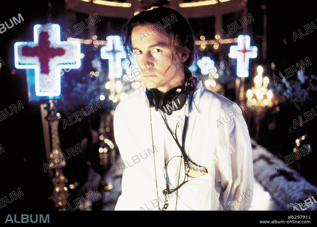 BAZ LUHRMANN in ROMEO + JULIET, 1996, unter der Regie von BAZ LUHRMANN. Copyright 20TH CENTURY FOX.