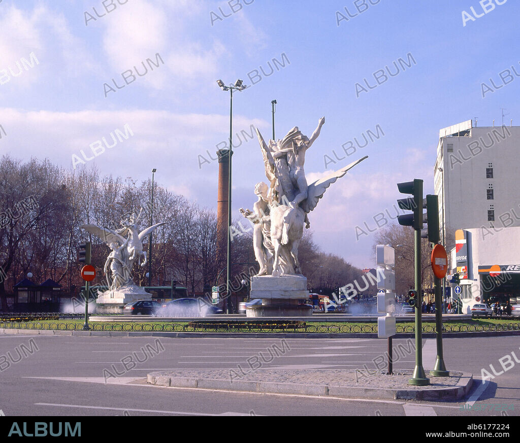 AGUSTIN QUEROL SUBIRATS (1860-1909). GLORIETA DE CADIZ  CON LAS ESCULTURAS ORIGINALES EN MARMOL QUE REMATABAN EL PALACIO DE FOMENTO HOY MINISTERIO DE AGRICULTURA - FOTO AÑOS.
