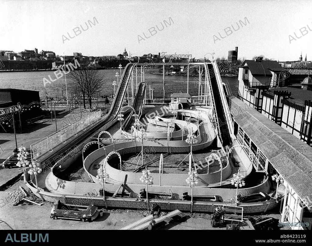 ARKIV STOCKHOLM 1984-04-17. Gröna Lunds åkattraktion forsbanan under uppbyggnad . Foto: Kenneth Jonasson / EXP / TT / Kod: 24. **AFTONBLADET OUT**.