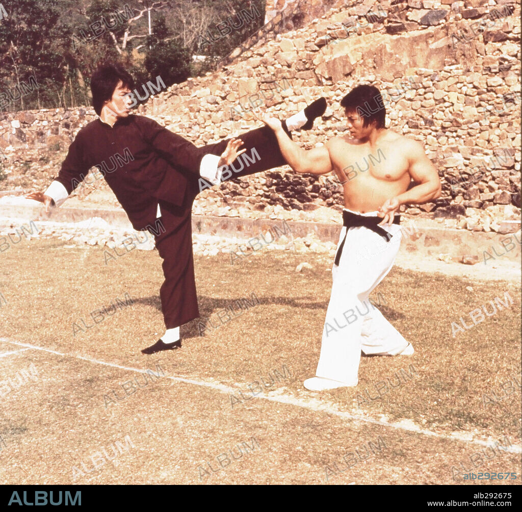 BRUCE LEE in ENTER THE DRAGON, 1973, directed by ROBERT CLOUSE. Copyright CONCORD/WB.