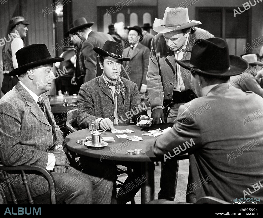 ARTHUR KENNEDY y TONY CURTIS en AQUELLOS DUROS AÑOS, 1955 (THE RAWHIDE YEARS), dirigida por RUDOLPH MATE. Copyright UNIVERSAL INTERNATIONAL.