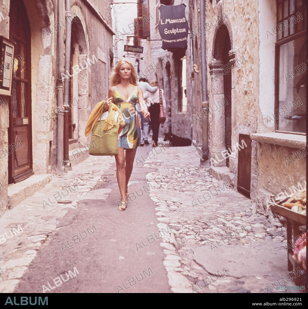 YVETTE MIMIEUX in THE PICASSO SUMMER, 1969, directed by SERGE BOURGUIGNON. Copyright WARNER BROTHERS.