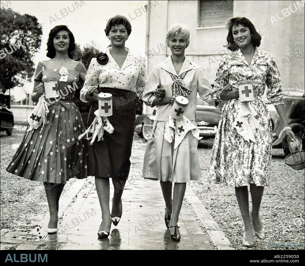 PELICULA : LAS CHICAS DE LA CRUZ ROJA , 1958. DIRECTOR , Rafael J. Salvia. ACTORES , CONCHA VELASCO , KATIA LORTIZ , MABEL KAR , LUZ MARQUEZ.