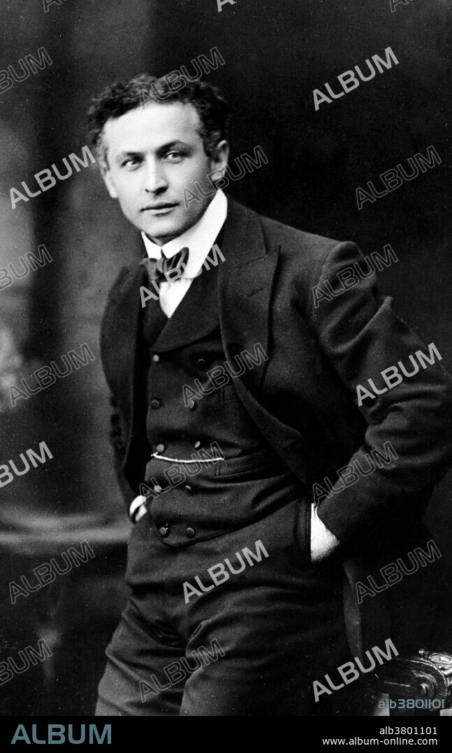 Harry Houdini, Hungarian-American Illusionist and Stunt Performer
