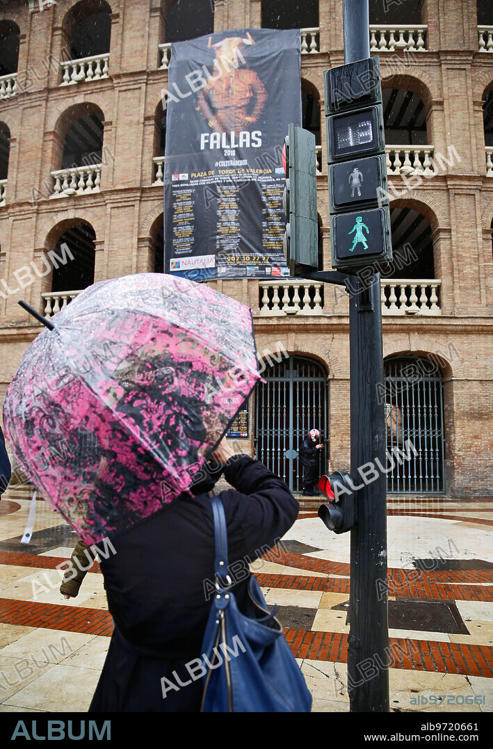 Valencia, 07/03/2016. Semáforos con la silueta de una mujer. Foto: Rober Solsona. ARCHDC.
