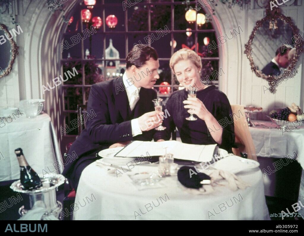 INGRID BERGMAN y IVAN DESNY en ANASTASIA, 1956, dirigida por ANATOLE LITVAK. Copyright 20TH CENTURY FOX.