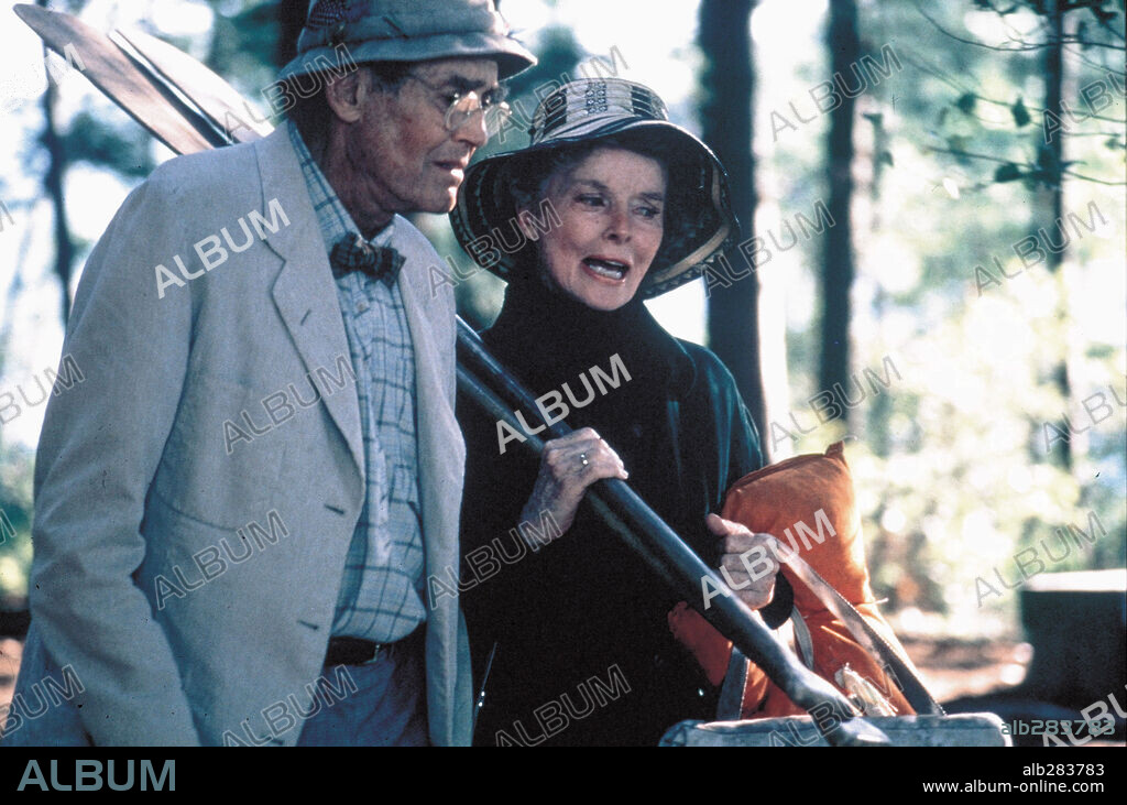 HENRY FONDA y KATHARINE HEPBURN en EN EL ESTANQUE DORADO, 1981 (ON GOLDEN POND), dirigida por MARK RYDELL. Copyright UNIVERSAL PICTURES.